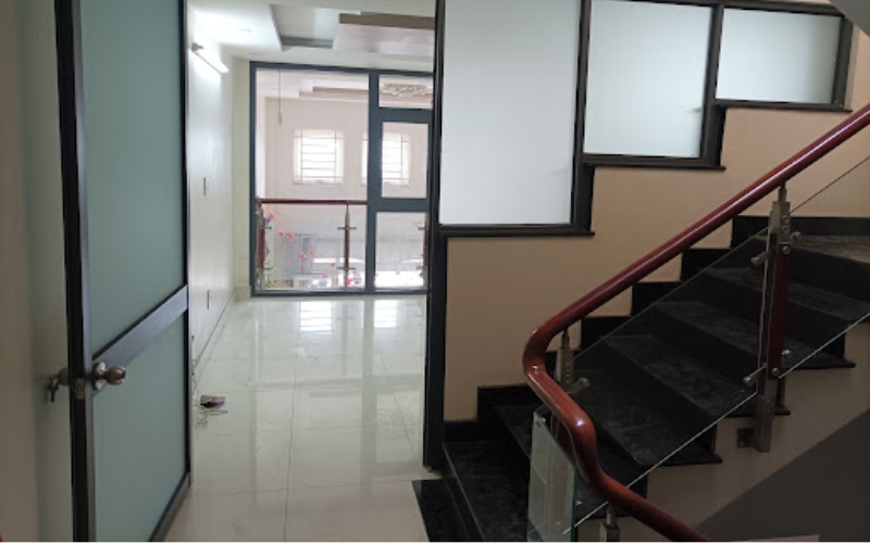 cửa nhôm kính phòng trọ