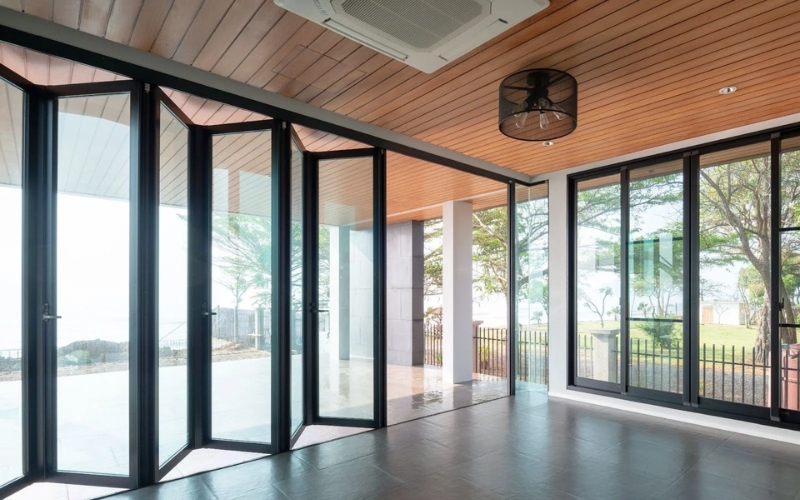 ưu điểm cửa nhôm quay trượt 2 chiều