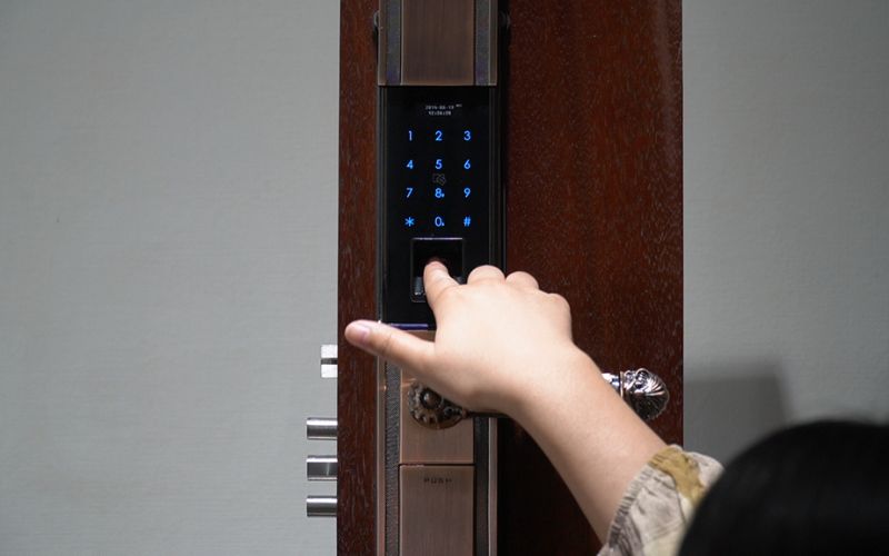 cách sử dụng khóa vân tay