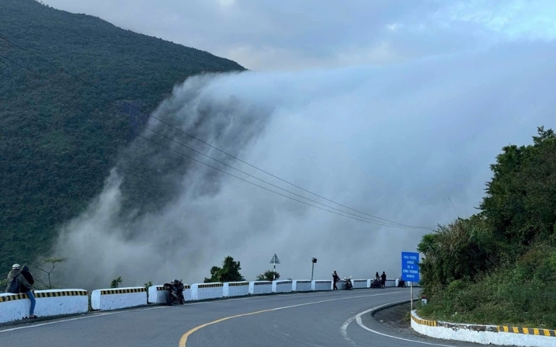 Săn mây trên đỉnh đèo