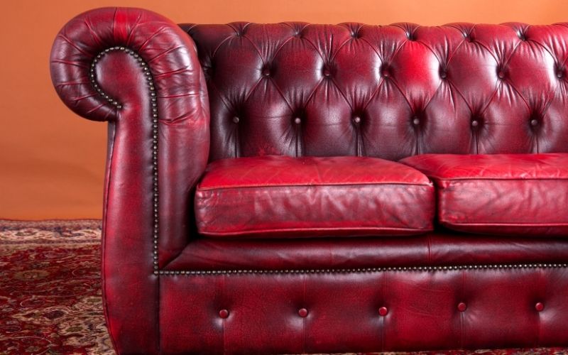 Không nên tự sửa khi sofa da bong tróc